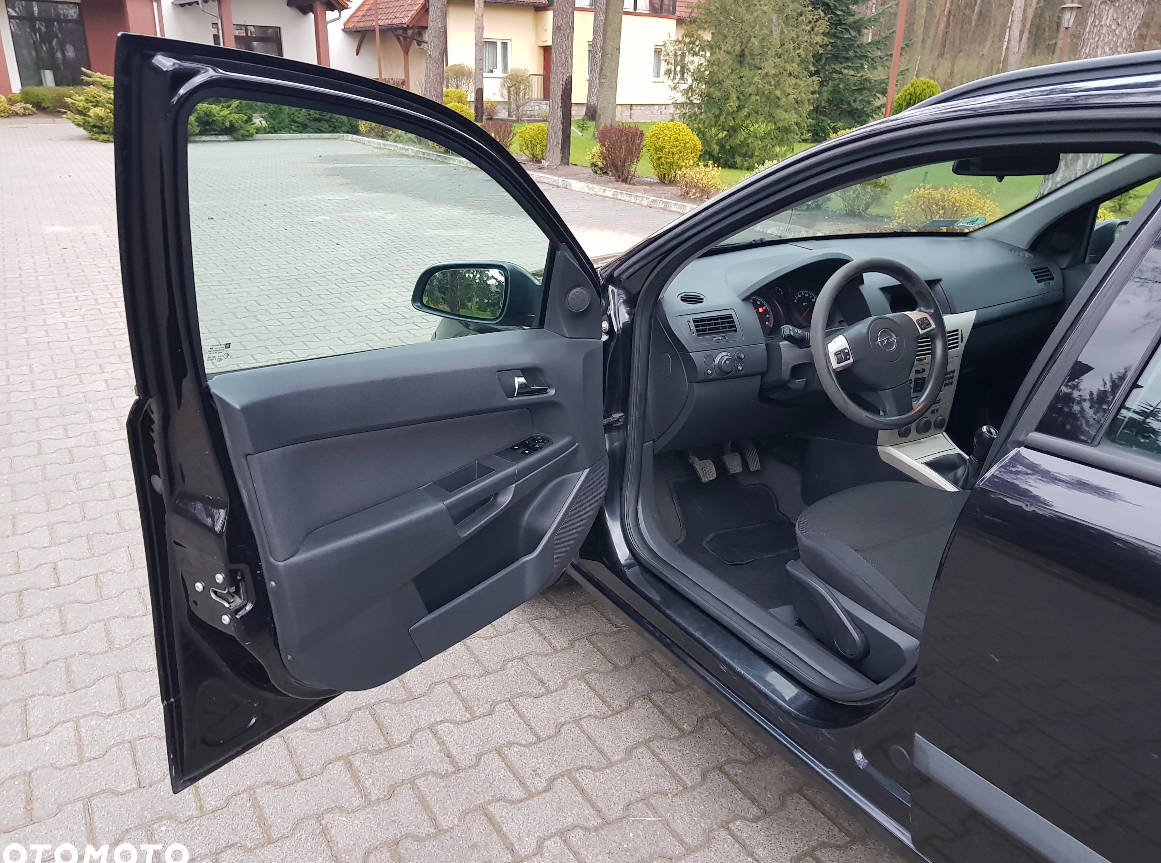 Opel Astra cena 10900 przebieg: 220500, rok produkcji 2007 z Łaskarzew małe 562